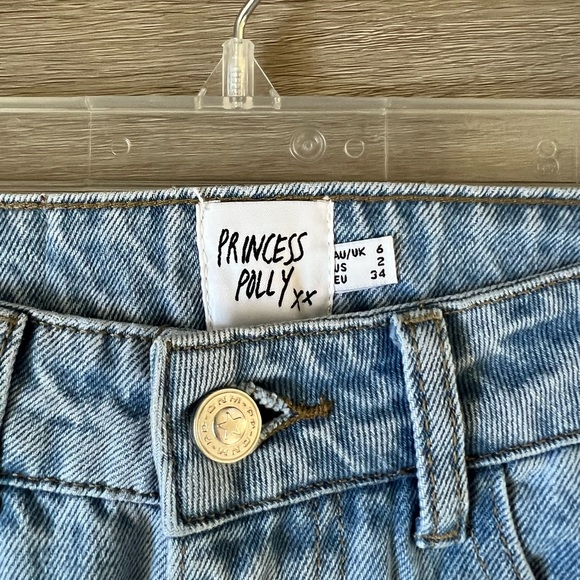 Princess Polly flare leg light wash jeans 2 - Picture 9 of 11